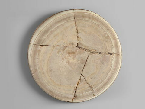 table d'offrandes en plateau circulaire, image 2/2