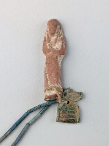 collier à pendentif ; perle tubulaire ; perle cylindrique annelée ; serviteur funéraire ; amulette, image 2/2