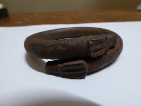 bracelet en anneau à extrémités chevauchantes, image 2/3