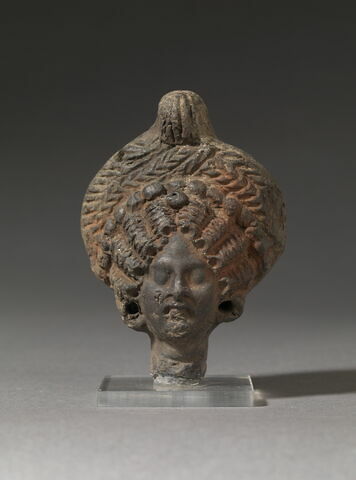 figurine de tête de femme romaine à cou fermé, image 1/4