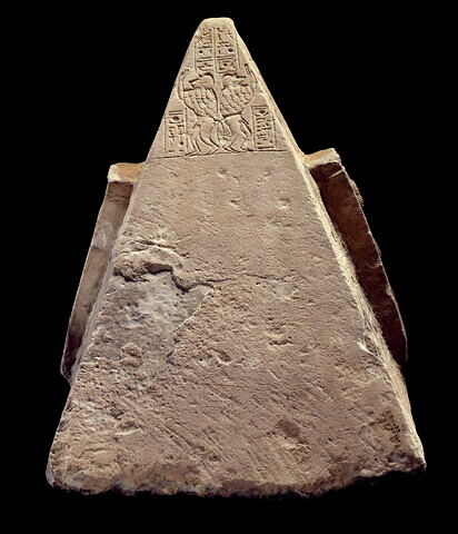 pyramidion tronqué, image 3/5