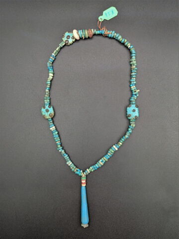collier ; pendentif ; perle en massue