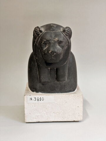 statuette