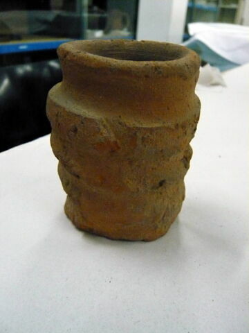 pot, image 2/2