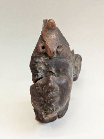 figurine ; masque de momie ; fragmentaire