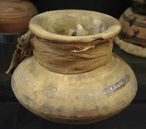 jarre biconique ; vase miniature ; avec contenu, image 1/1