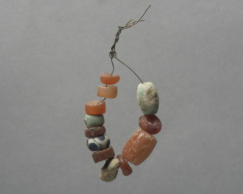collier  ; perle rondelle ; perle en olive, image 1/1
