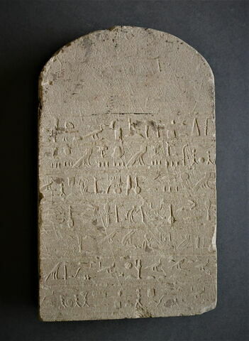 stèle cintrée, image 2/2