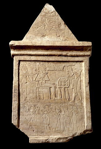 stèle rectangulaire à corniche et pyramidion ; stèle à deux registres
