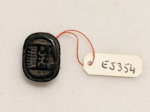 perle en pastille ovale ; chaton de bague, image 2/2