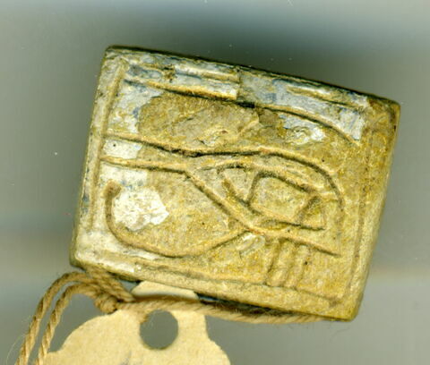 perle en pastille rectangulaire ; amulette, image 2/2