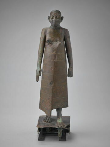 statue