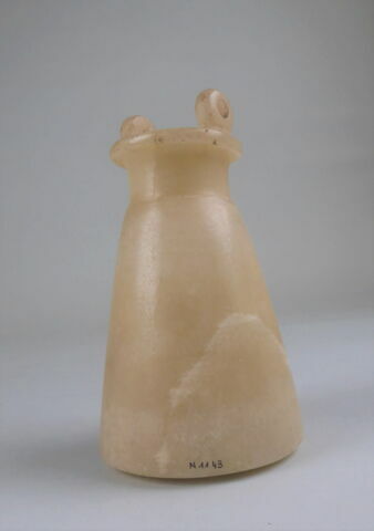 vase ; situle carénée, image 2/2