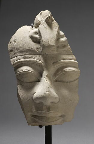 statue, image 2/5
