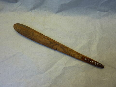 outil ; spatule  ; ébauchoir