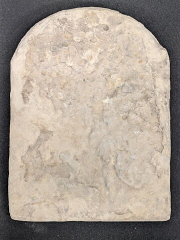 stèle cintrée, image 2/2