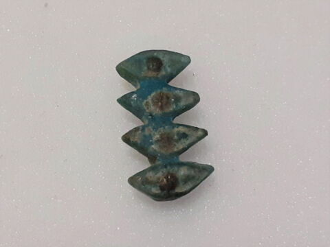 amulette oudjat ; perle