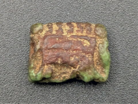 amulette oudjat ; amulette oudjat à dos lisse convexe