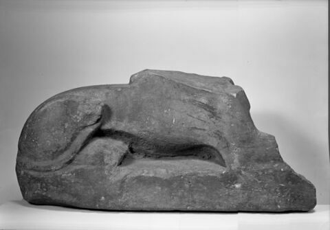 statue
