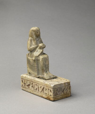 figurine d'Isis allaitant ; statue