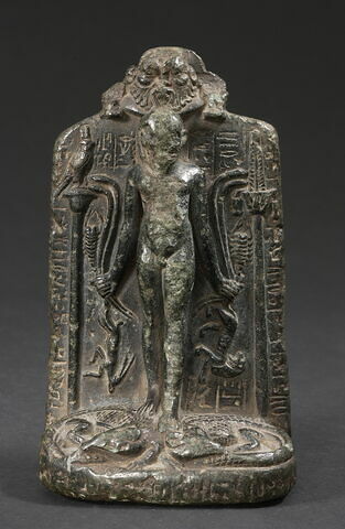 stèle d'Horus ; pendentif, image 1/9