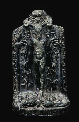 stèle d'Horus ; pendentif, image 3/9