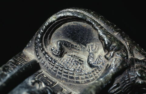 stèle d'Horus ; pendentif, image 9/9