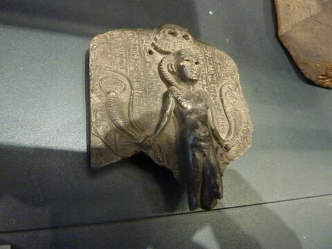 stèle d'Horus ; pendentif, image 1/1