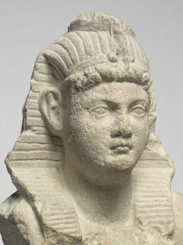 statue, image 2/6