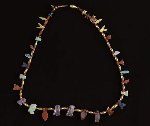 collier ; amulette ; perle en olive ; perle sphérique, image 1/1