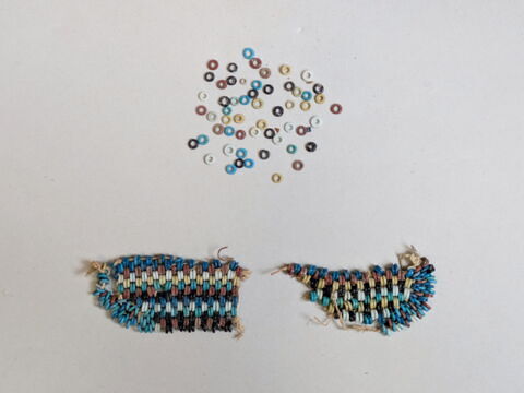 résille  ; perles, image 3/5