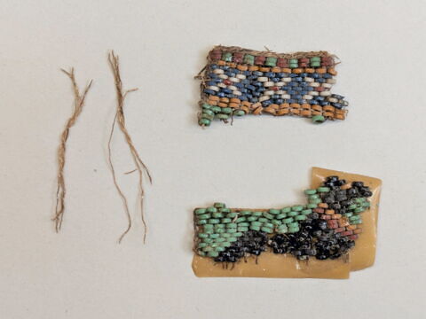 résille  ; perles