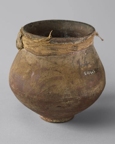 vase ; avec contenu ; bouchon de vase ; sceau, image 2/5