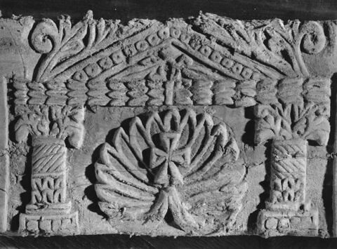 linteau ; décor architectural, image 3/3