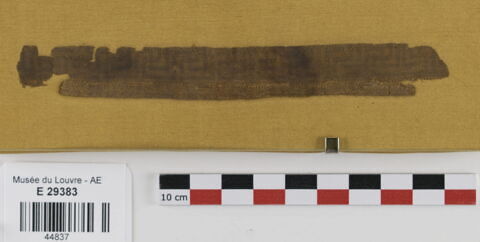 bande décorative d'habillement ; fragment