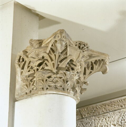 colonne engagée ; chapiteau, image 4/4