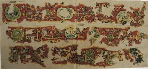bande décorative d'habillement ; fragments, image 2/3