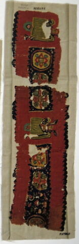 bande décorative d'habillement ; fragments, image 2/2