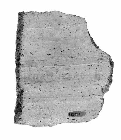 ostracon ; fragment, image 2/2