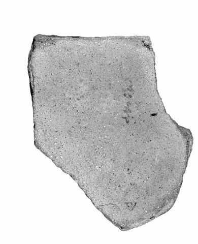 ostracon ; fragment, image 2/2