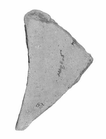 ostracon ; fragment, image 2/2