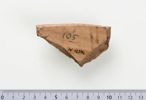 ostracon ; fragment, image 2/2