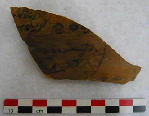 ostracon ; fragment, image 3/4