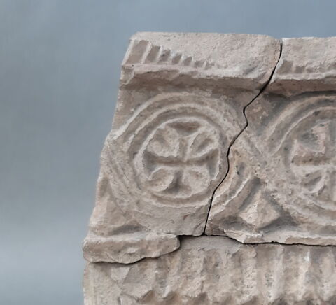 frise ; fragment