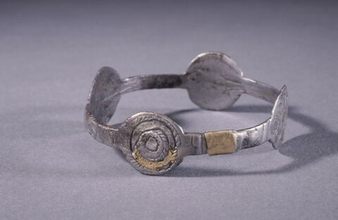 bracelet en anneau à médaillons, image 1/1