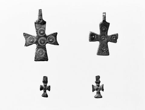 croix ; pendentif, image 2/2