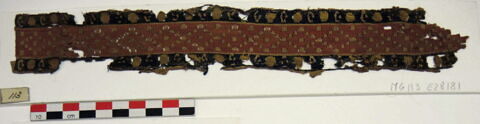 bande décorative d'habillement ; fragment, image 2/2