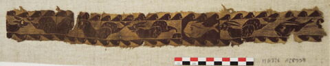 bande décorative d'habillement ; fragment, image 2/2
