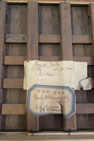 Dresde, vue urbaine avec statue de la Renommée, image 4/11