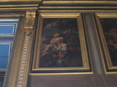 Un Amour renversant une corbeille de fleurs, image 2/2